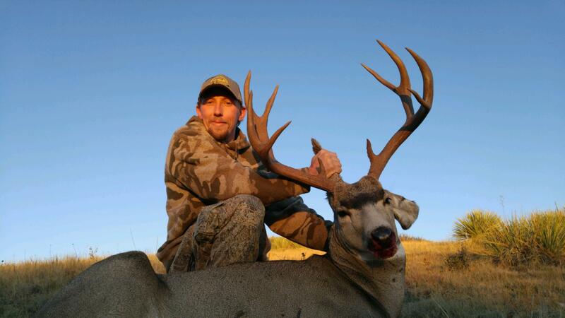 private ranch hunt wyoming